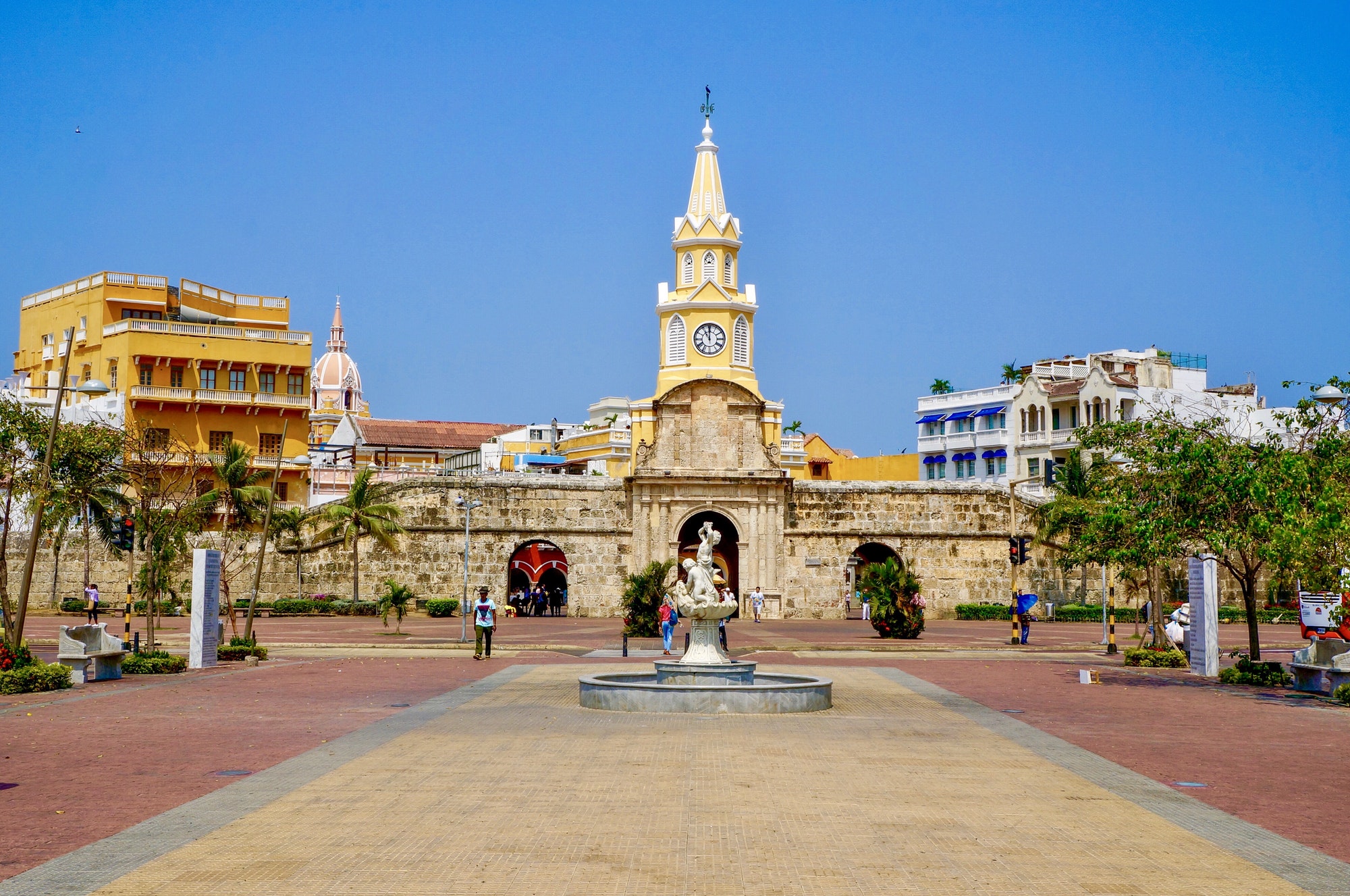 colorful-buildings-in-cartagena-colombia-